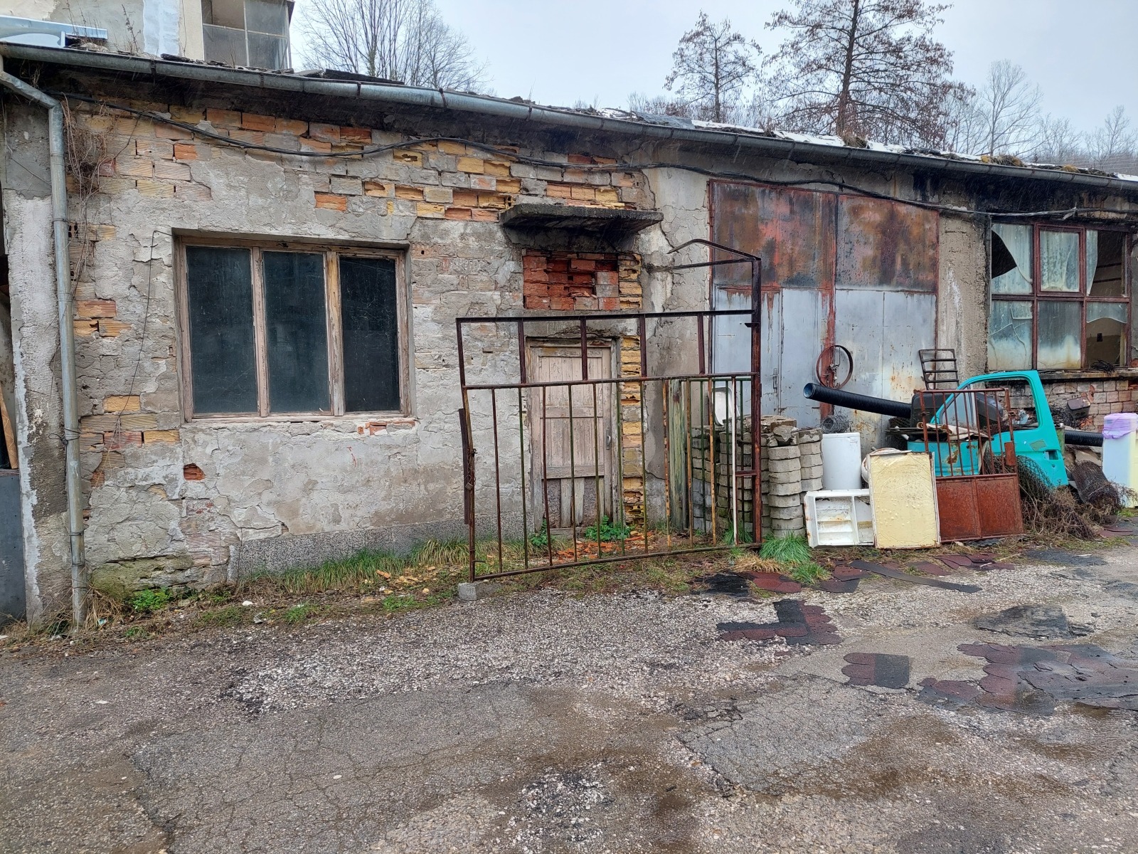 Продава ГАРАЖ, ПАРКОМЯСТО, гр. Трявна, област Габрово, снимка 6 - Гаражи и паркоместа - 53615134