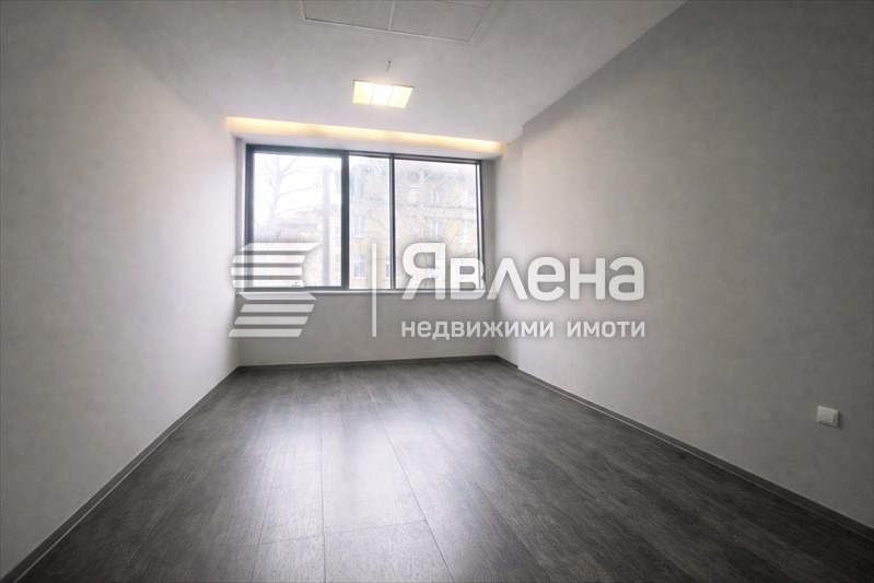 Продава ОФИС, гр. Пловдив, Център, снимка 3 - Офиси - 54772411
