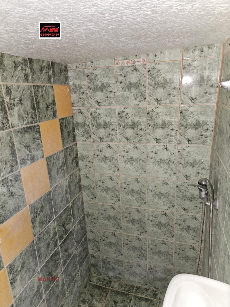 Продава ЕТАЖ ОТ КЪЩА, гр. Русе, Родина 3, снимка 13 - Етаж от къща - 52691343