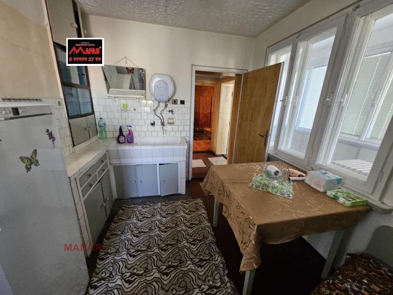 Продава ЕТАЖ ОТ КЪЩА, гр. Русе, Родина 3, снимка 2 - Етаж от къща - 52691343