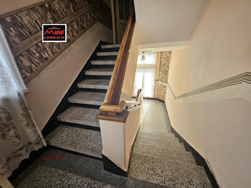 Продава ЕТАЖ ОТ КЪЩА, гр. Русе, Родина 3, снимка 17 - Етаж от къща - 52691343