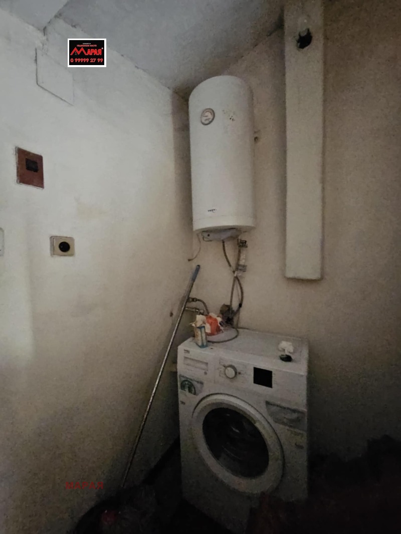 Продава ЕТАЖ ОТ КЪЩА, гр. Русе, Родина 3, снимка 15 - Етаж от къща - 52691343