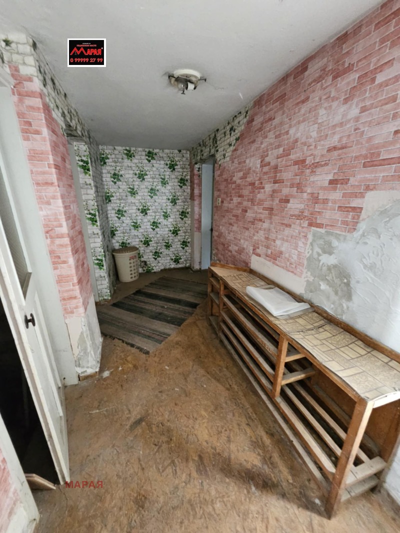 Продава ЕТАЖ ОТ КЪЩА, гр. Русе, Родина 3, снимка 14 - Етаж от къща - 52691343