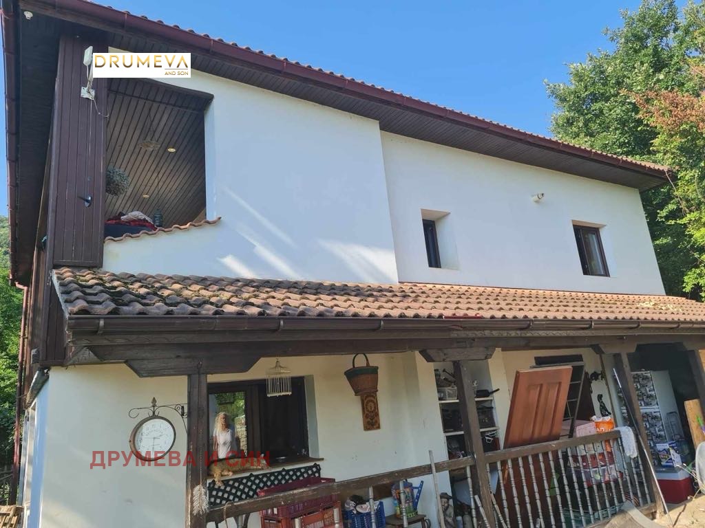 Продава КЪЩА, гр. Дряново, област Габрово, снимка 2 - Къщи - 46621405