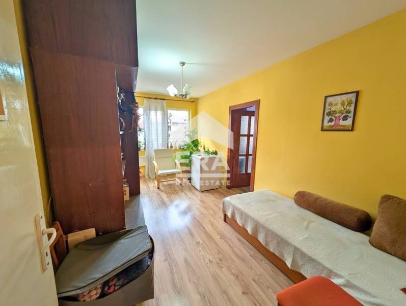 Продава ЕТАЖ ОТ КЪЩА, гр. Шумен, Куршун чешма, снимка 2 - Етаж от къща - 54204695