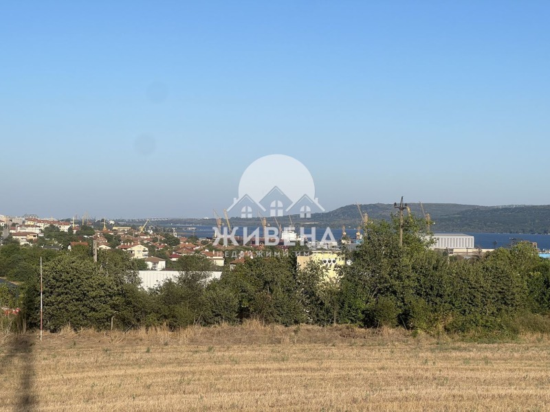 Продава ПАРЦЕЛ в област Варна, с. Езерово - 8506 кв.м / 140 000 € » 273 816.20 лв., ЖИВЕНА