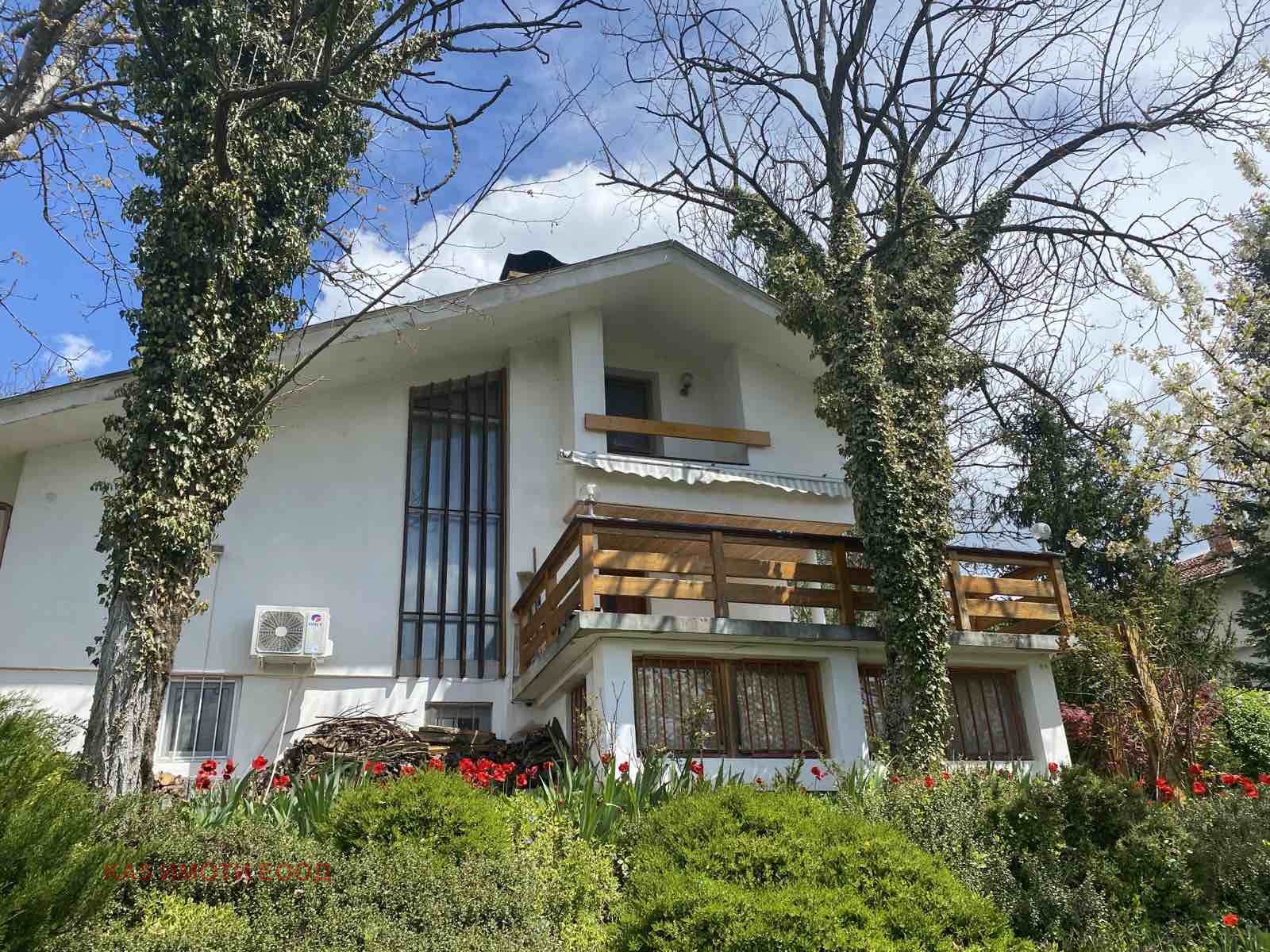Продава КЪЩА, с. Джурово, област София област