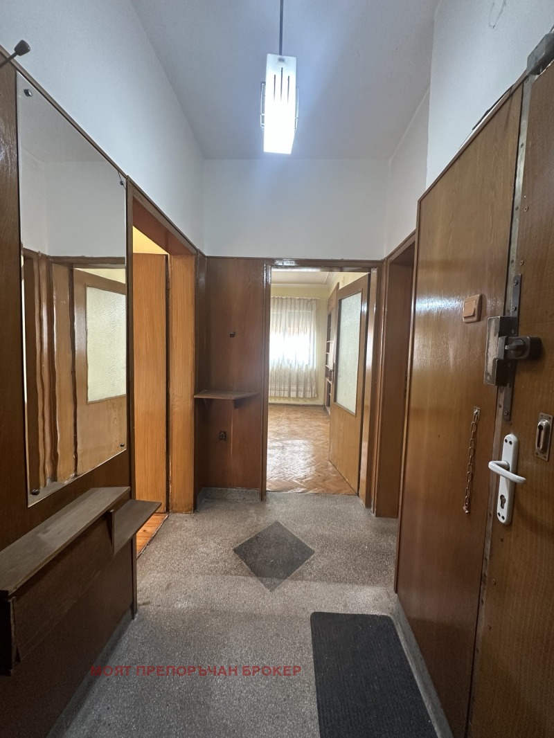 Продава ЕТАЖ ОТ КЪЩА, гр. София, Център, снимка 2 - Етаж от къща - 52291500