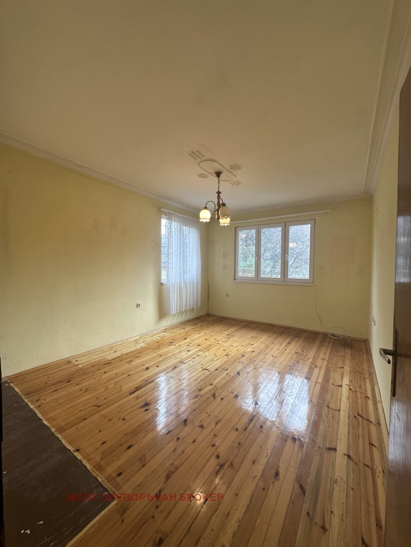 Продава ЕТАЖ ОТ КЪЩА, гр. София, Център, снимка 3 - Етаж от къща - 52291500