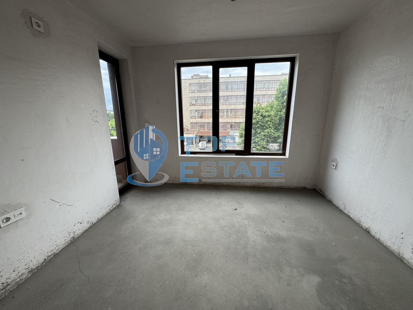 Продава 3-СТАЕН, гр. Велико Търново, Бузлуджа, снимка 2 - Апартаменти - 47604367