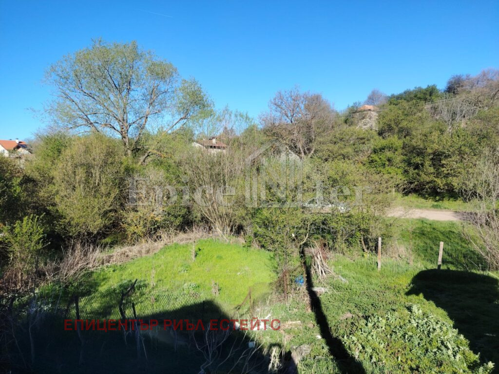 Продава ПАРЦЕЛ, с. Слаковци, област Перник