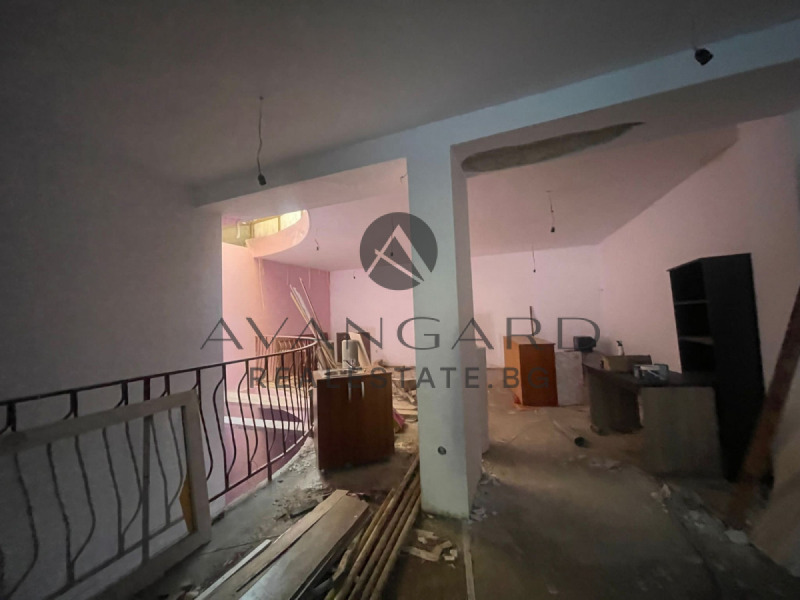 En venta  Oficina Plovdiv , Tsentar , 212 metros cuadrados | 67759498 - imagen [4]