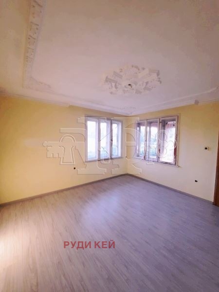Продава КЪЩА, с. Генерал Киселово, област Варна, снимка 5 - Къщи - 54273627