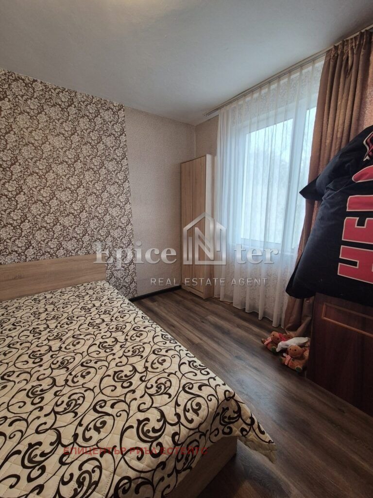 Продава ВИЛА, с. Ръжавец, област Перник, снимка 10 - Вили - 55499935