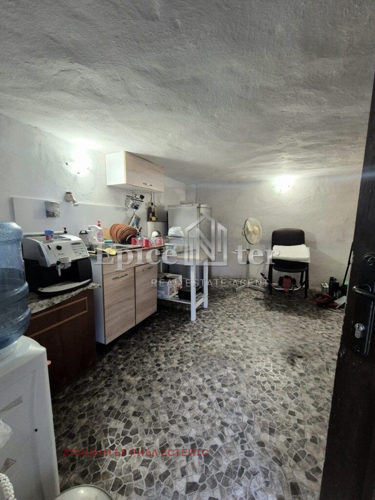 Продава ВИЛА, с. Ръжавец, област Перник, снимка 7 - Вили - 55499935