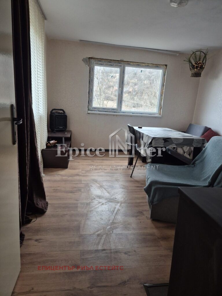 Продава ВИЛА, с. Ръжавец, област Перник, снимка 11 - Вили - 55499935