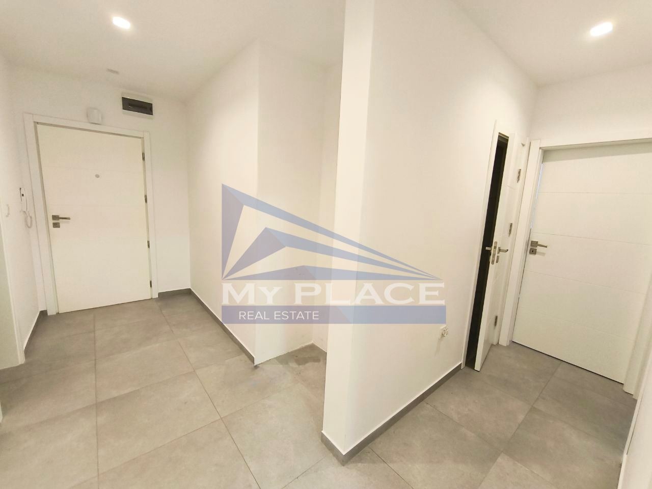 Продава 3-СТАЕН, гр. Шумен, Център, снимка 11 - Апартаменти - 53562458