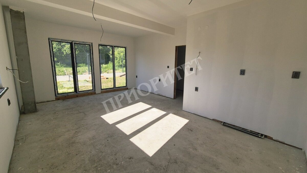 Продава КЪЩА, с. Яребична, област Варна, снимка 4 - Къщи - 55044571