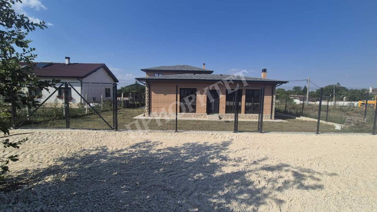 Продава КЪЩА, с. Яребична, област Варна