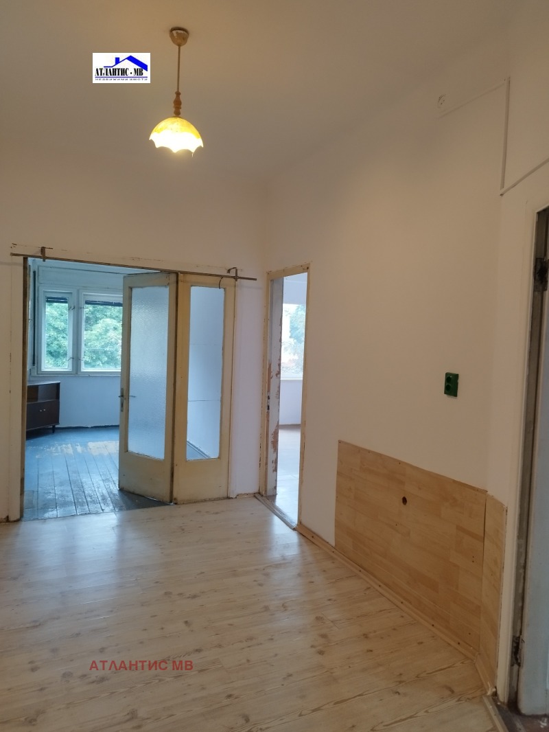 Продава  2-стаен град Силистра , Център , 60 кв.м | 50786691 - изображение [2]