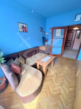 Piso de la casa Vladaya, Sofia 1