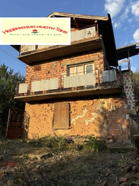 σπίτι Ζελενηγραδ, περιοχή Πέρνικ