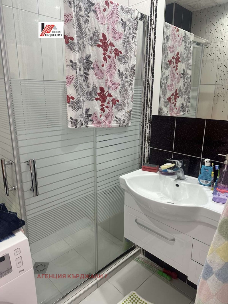 Te koop  2 slaapkamers Kardzjali , Vazrozjdentsi , 115 m² | 28500107 - afbeelding [10]