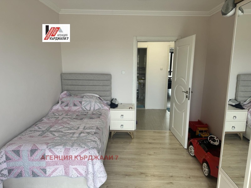 Te koop  2 slaapkamers Kardzjali , Vazrozjdentsi , 115 m² | 28500107 - afbeelding [4]