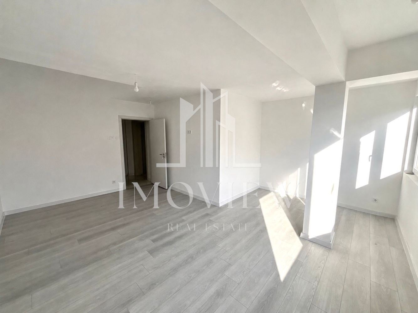 Продава 4-СТАЕН, гр. Варна, Зимно кино Тракия