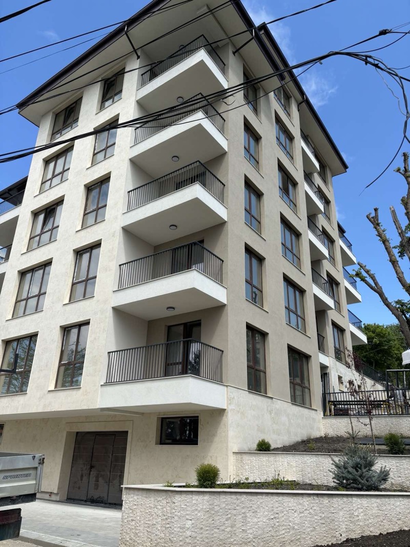 Продава 3-СТАЕН в град Варна, Бриз - 131 кв.м / 270 000 € » 528 074.10 лв., СТИНЕКС ИНВЕСТ ЕООД