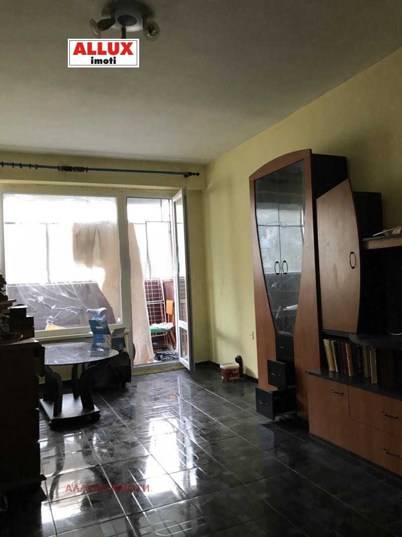 En venta  1 dormitorio Ruse , Rodina 1 , 64 metros cuadrados | 76924742