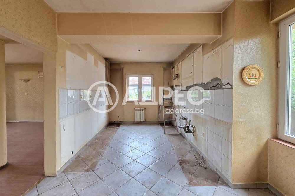 Продава КЪЩА, гр. София, Надежда 1, снимка 10 - Къщи - 54200970