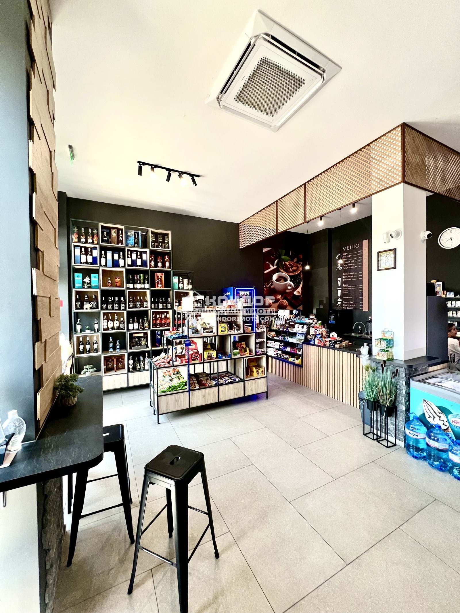 Продава МАГАЗИН, гр. Пловдив, Център, снимка 2 - Магазини - 54079754