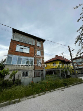 Talon kerros Proslav, Plovdiv 1