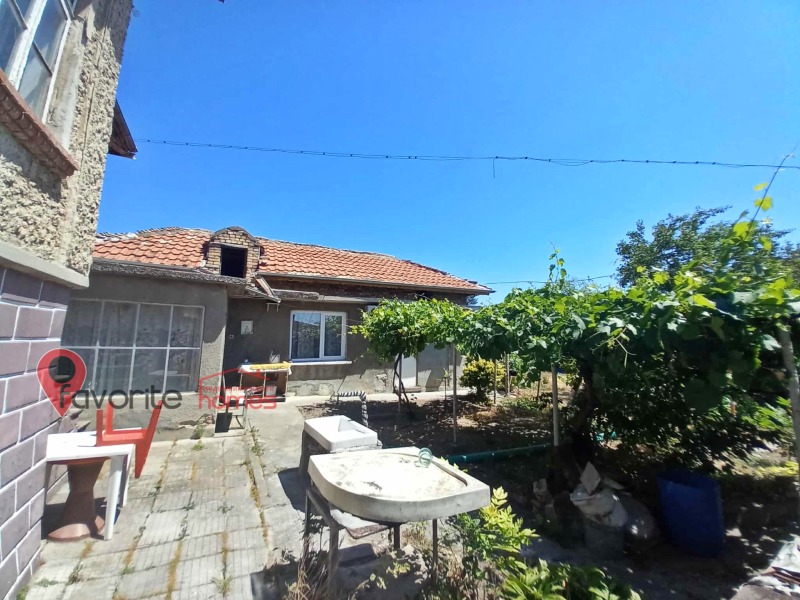 Til salg  Hus Shumen , Divdyadovo , 140 kvm | 52019126 - billede [3]