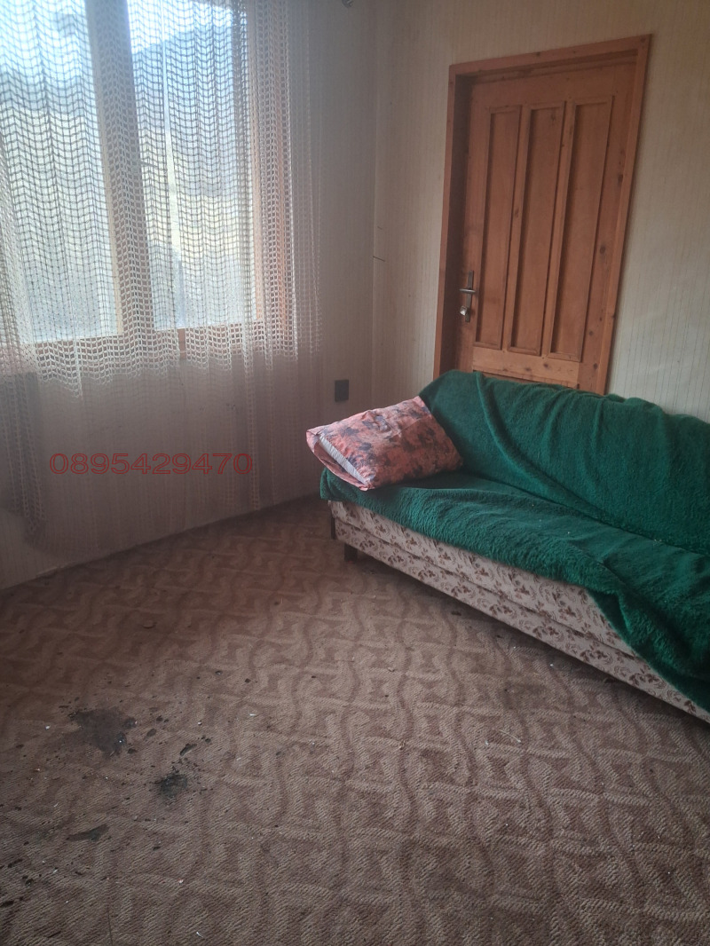 Продава ВИЛА, с. Филиповци, област Перник, снимка 3 - Вили - 53593078