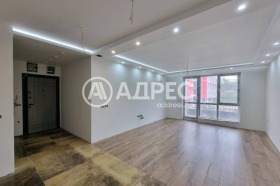 Продава 3-стаен град София Сухата река - [1] 