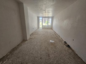 2 sypialnie Wazrożdenci, Kardżali