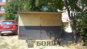 Γκαράζ ΤΣεντραλεν γιουζεν ραιον, Ρυσε