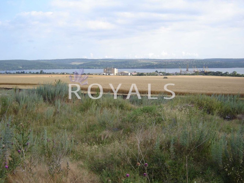 Продава ПАРЦЕЛ в град Варна, с. Тополи - 3325 кв.м / 89 775 € » 175 584.64 лв., РОЯЛС