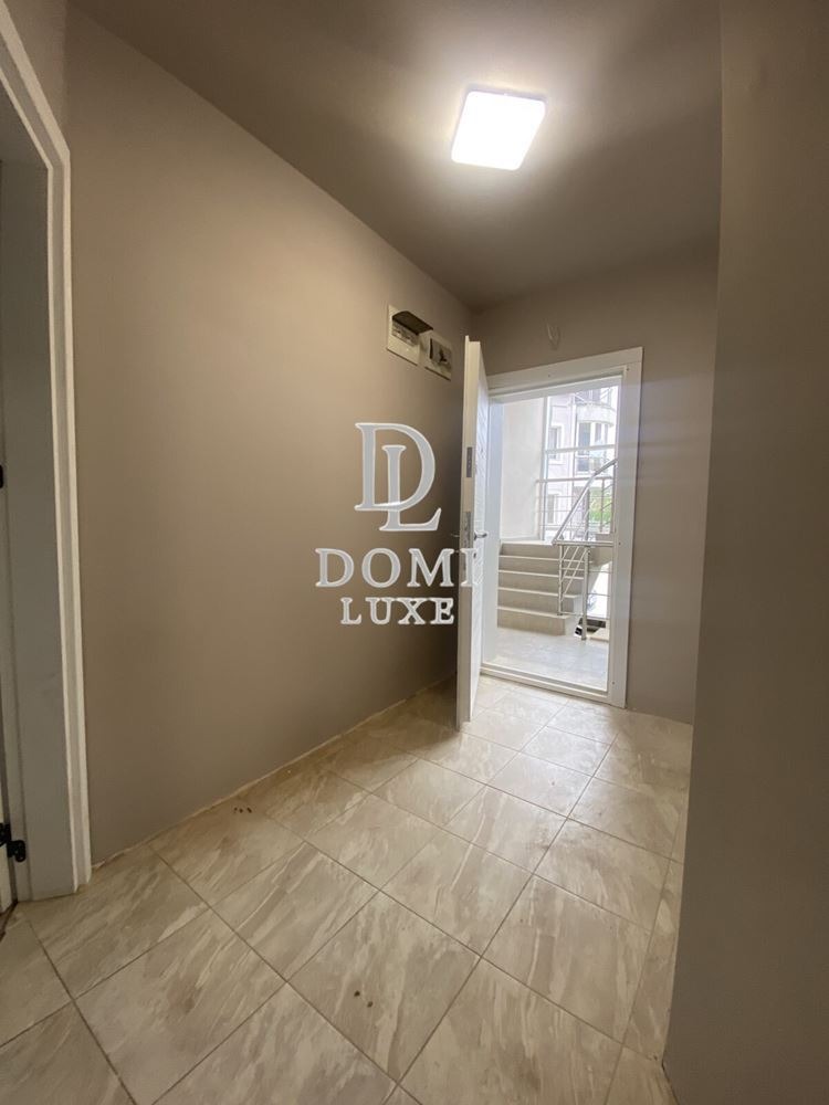 Myytävänä  Studio Varna , m-t Dolna Traka , 40 neliömetriä | 67939216 - kuva [9]
