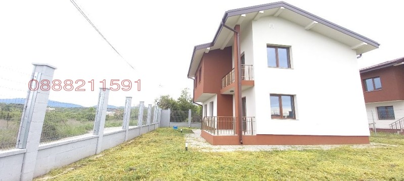 In vendita  Casa regione Sofia , Bogurishte , 160 mq | 56690337