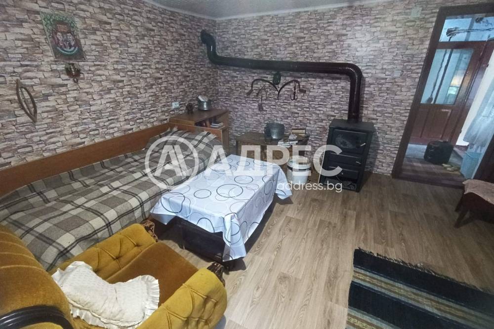 Продава КЪЩА, с. Побит камък, област Разград, снимка 9 - Къщи - 54935427