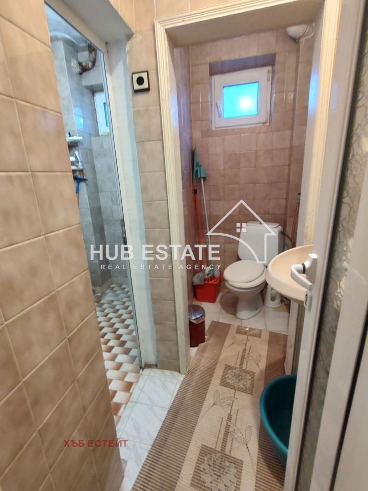 Продава ЕТАЖ ОТ КЪЩА, гр. Добрич, Христо Ботев, снимка 11 - Етаж от къща - 55804656