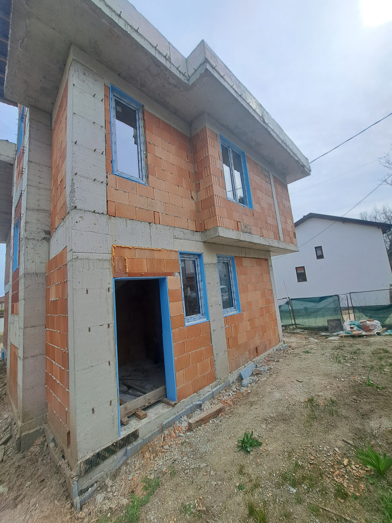 Till salu  Hus Varna , m-t Alen mak , 270 kvm | 68986368 - bild [12]
