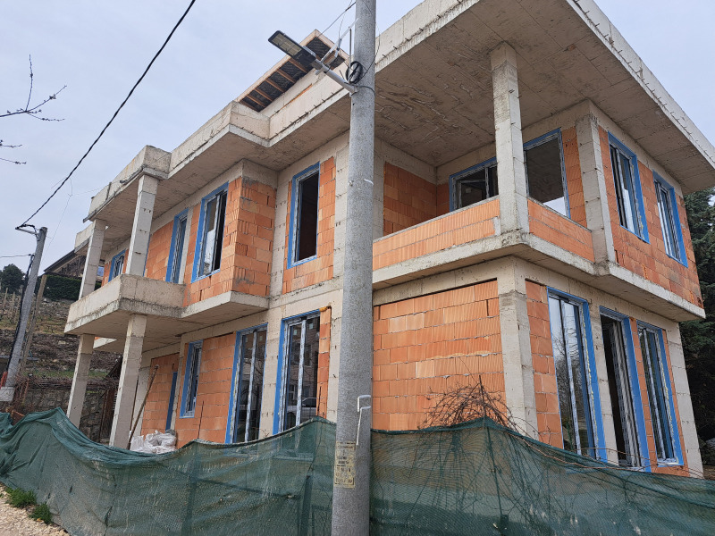 Till salu  Hus Varna , m-t Alen mak , 270 kvm | 68986368 - bild [5]