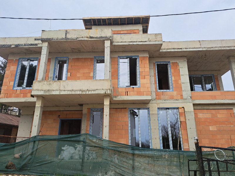 Till salu  Hus Varna , m-t Alen mak , 270 kvm | 68986368 - bild [4]