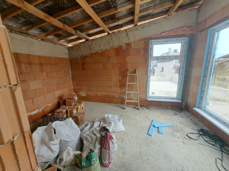 Till salu  Hus Varna , m-t Alen mak , 270 kvm | 68986368 - bild [8]