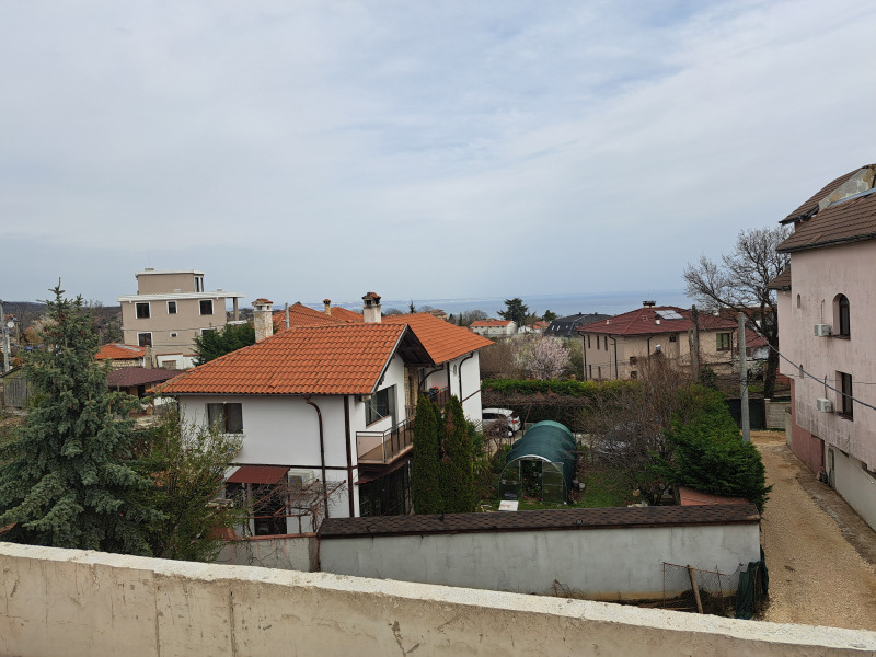Till salu  Hus Varna , m-t Alen mak , 270 kvm | 68986368 - bild [9]