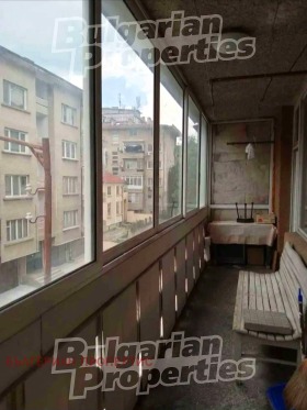1 dormitor Țentâr, Șumen